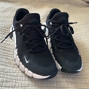 Women’s Black Nike Metcons